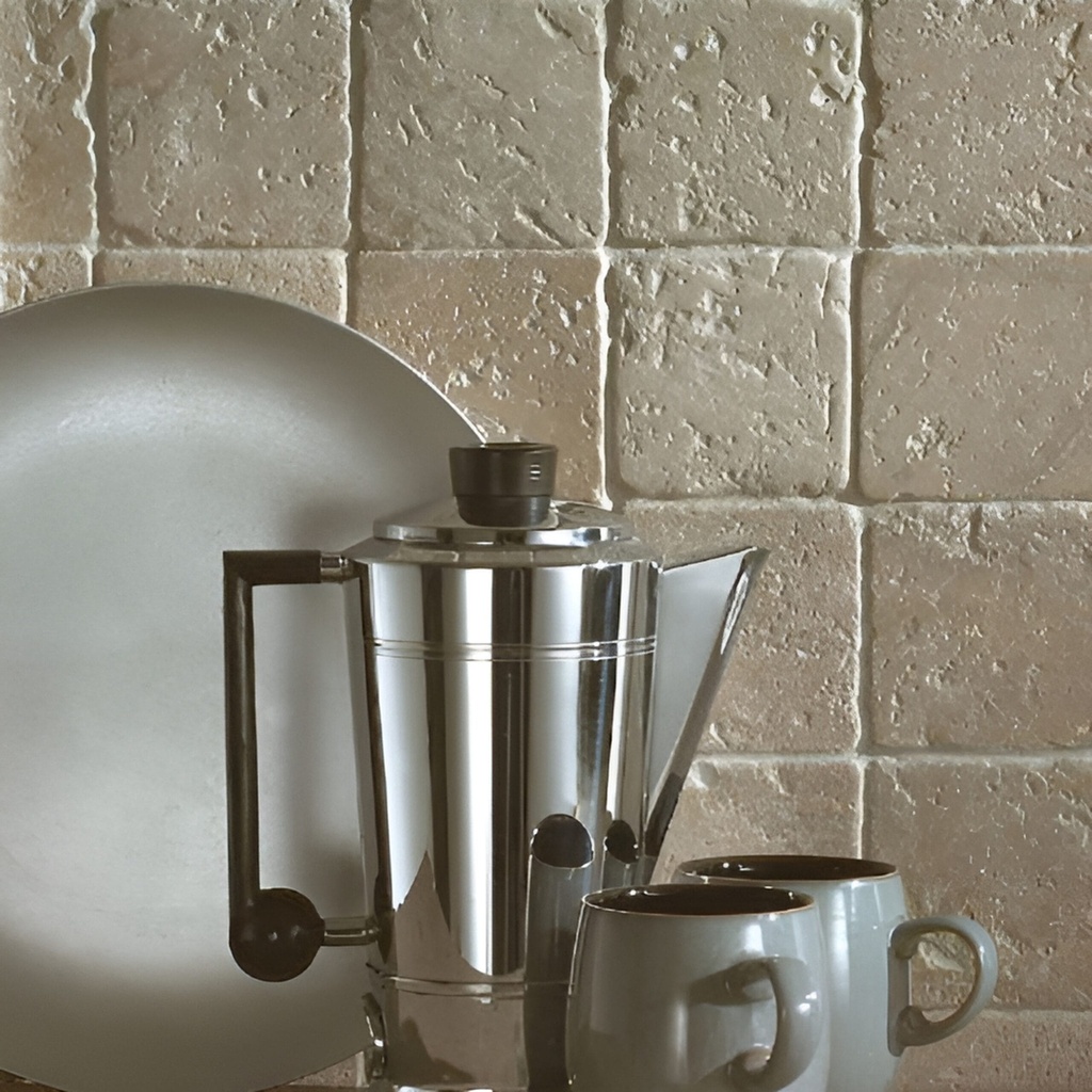 classic-light-travertin-vloertegel-10-x-10-x-1-cm-getrommeld.jpg