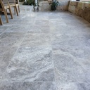 Silver travertin terrastegel 40.6 x 61 x 3 cm  getrommeld