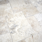 Classic travertin terrastegel kleine roman set 3 cm model a getrommeld - Afbeelding 6